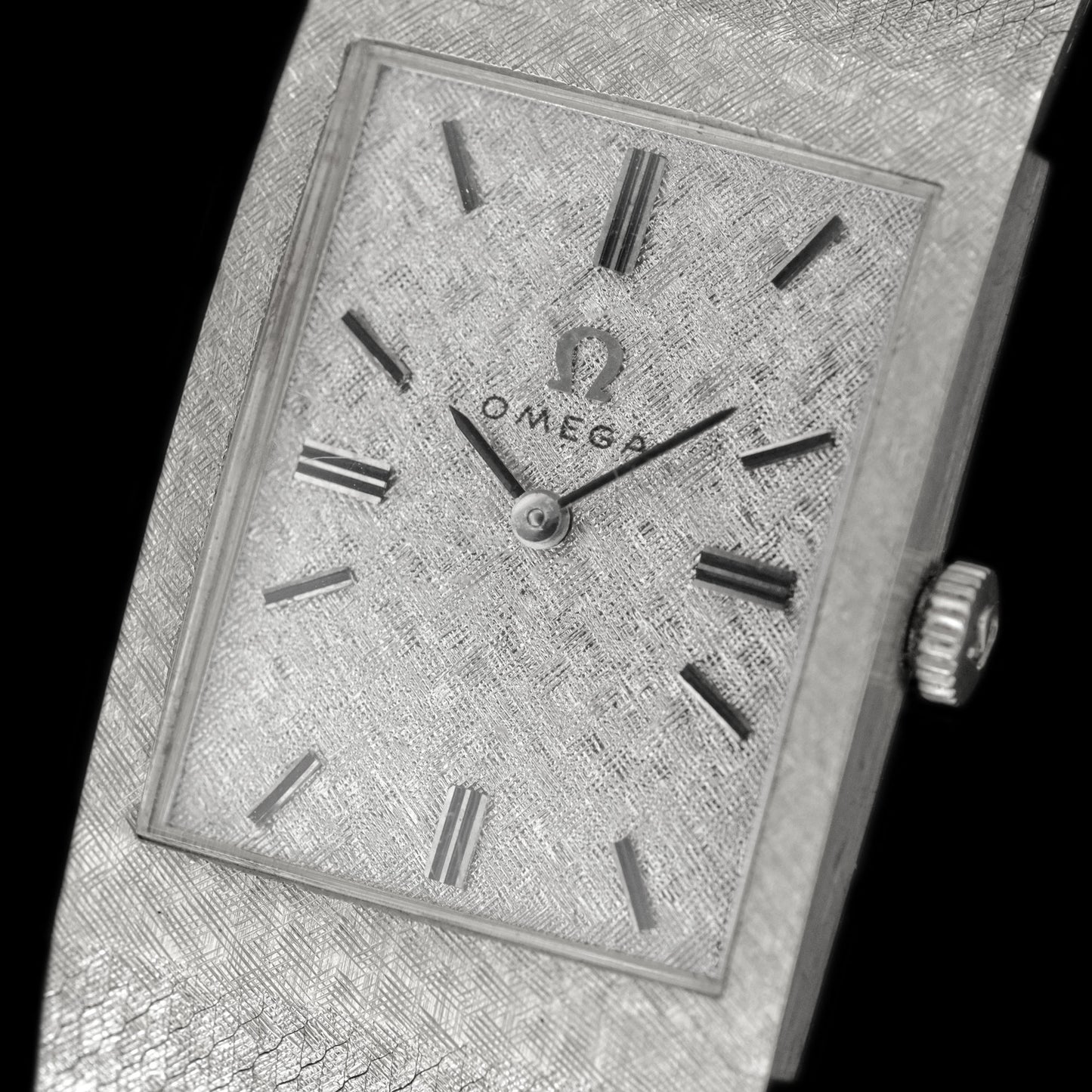Omega "Deco Shadow" ref.D6751 14k white gold from 1969