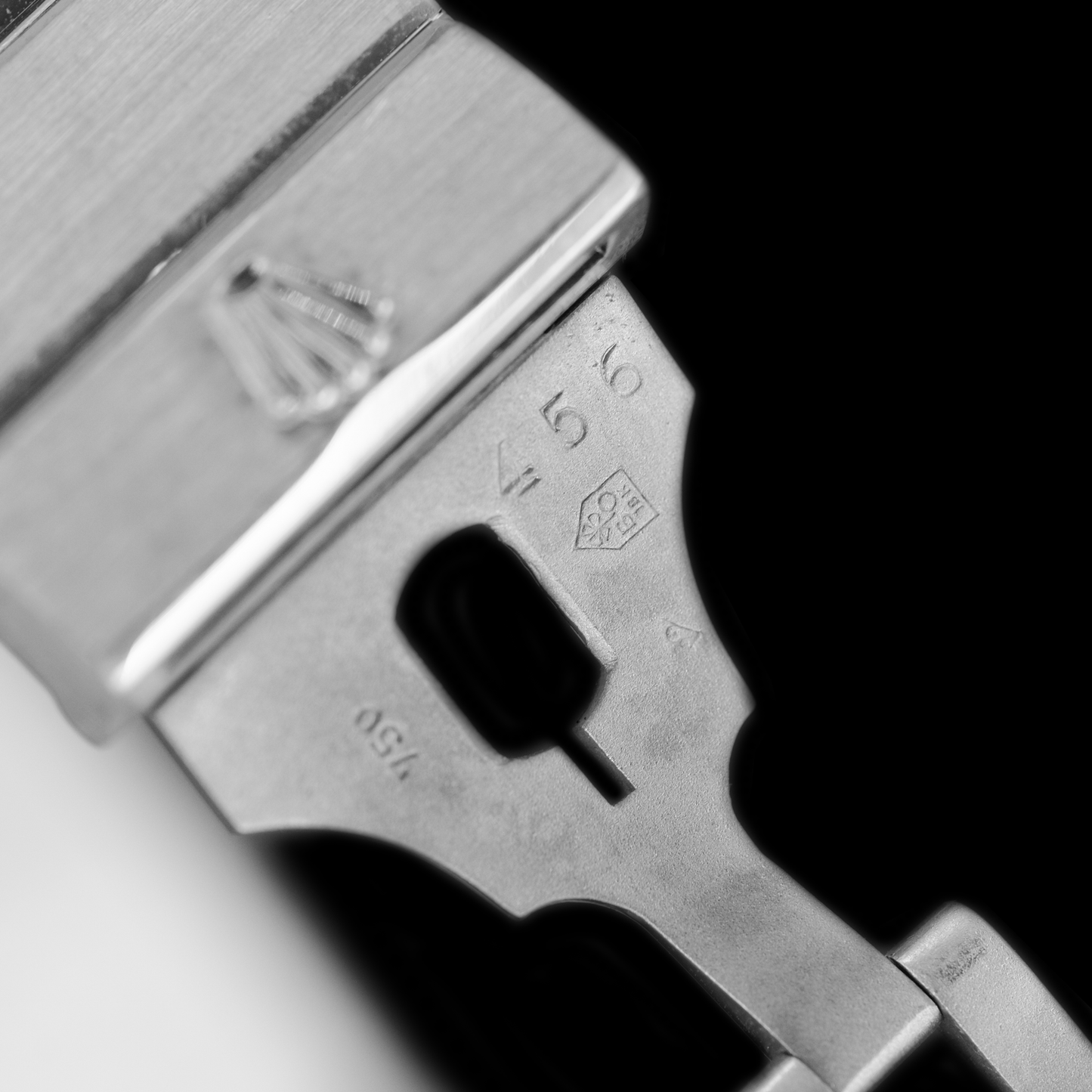 Rolex Midas ref.3585 White Gold Coral Stone Khanjar Dial from 1975