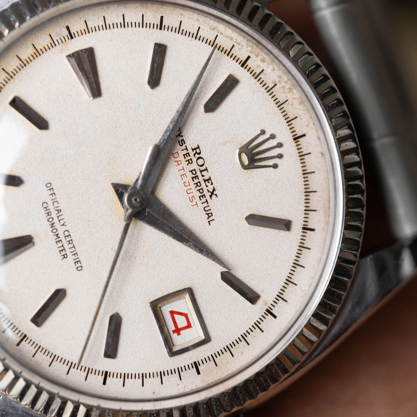 Datejust ref.6305/1 Red Ovettone No-Lume from 1954