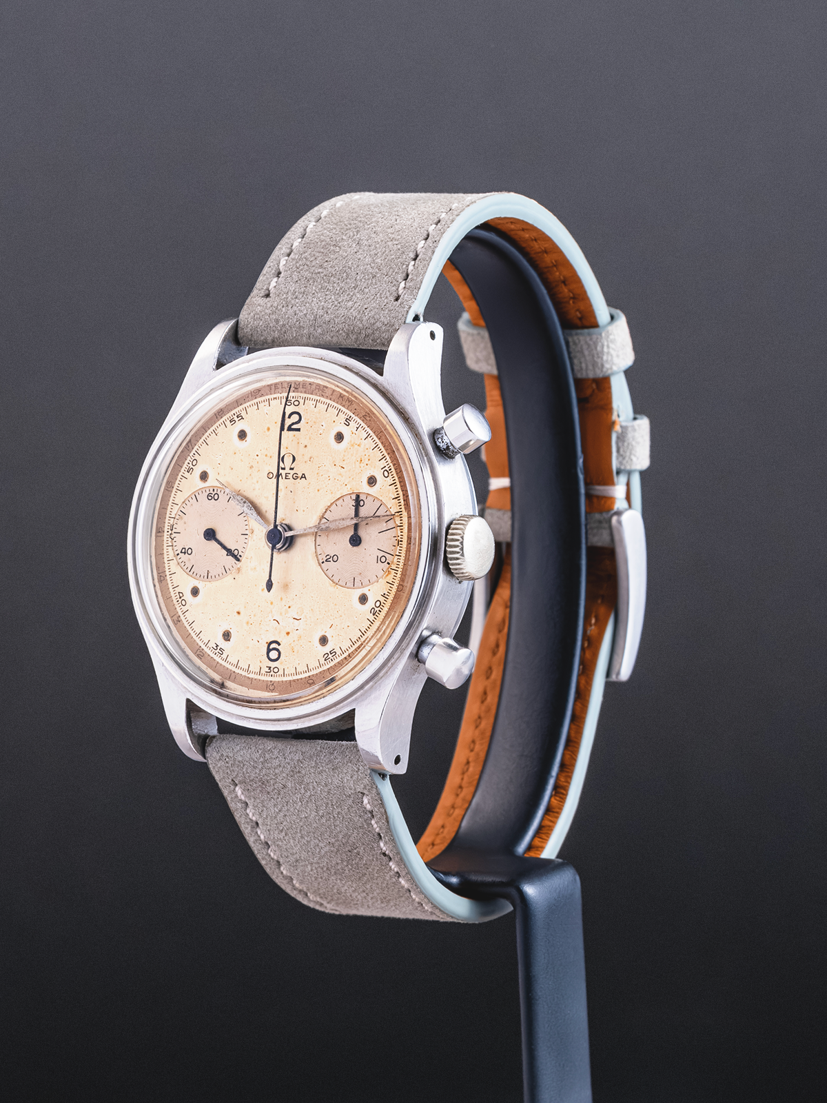 Omega Chronograph Pre-Speedmaster CK2077 with Caliber 33.3 from 1944