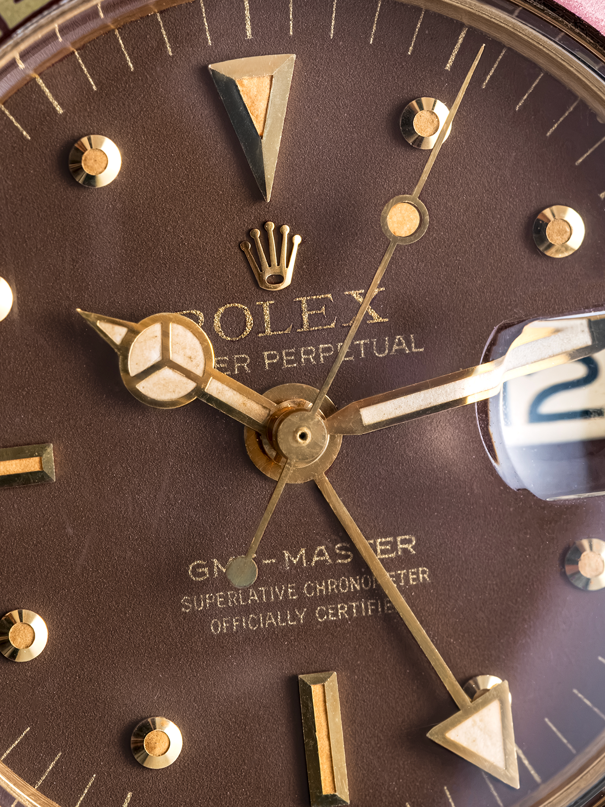 Rolex GMT Master ref.1675 Yellow Gold "Dusky pink" Matte Nipple Dial from 1971