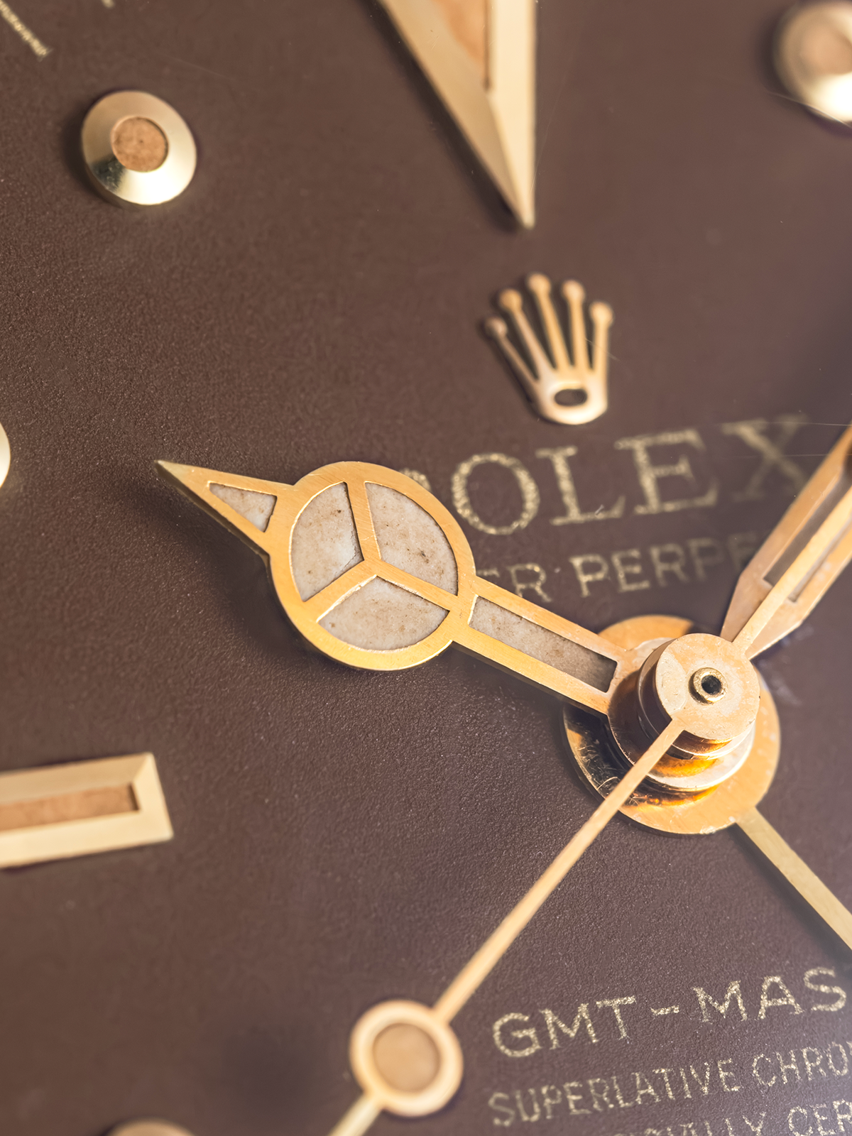 Rolex GMT Master ref.1675 Yellow Gold "Dusky pink" Matte Nipple Dial from 1971