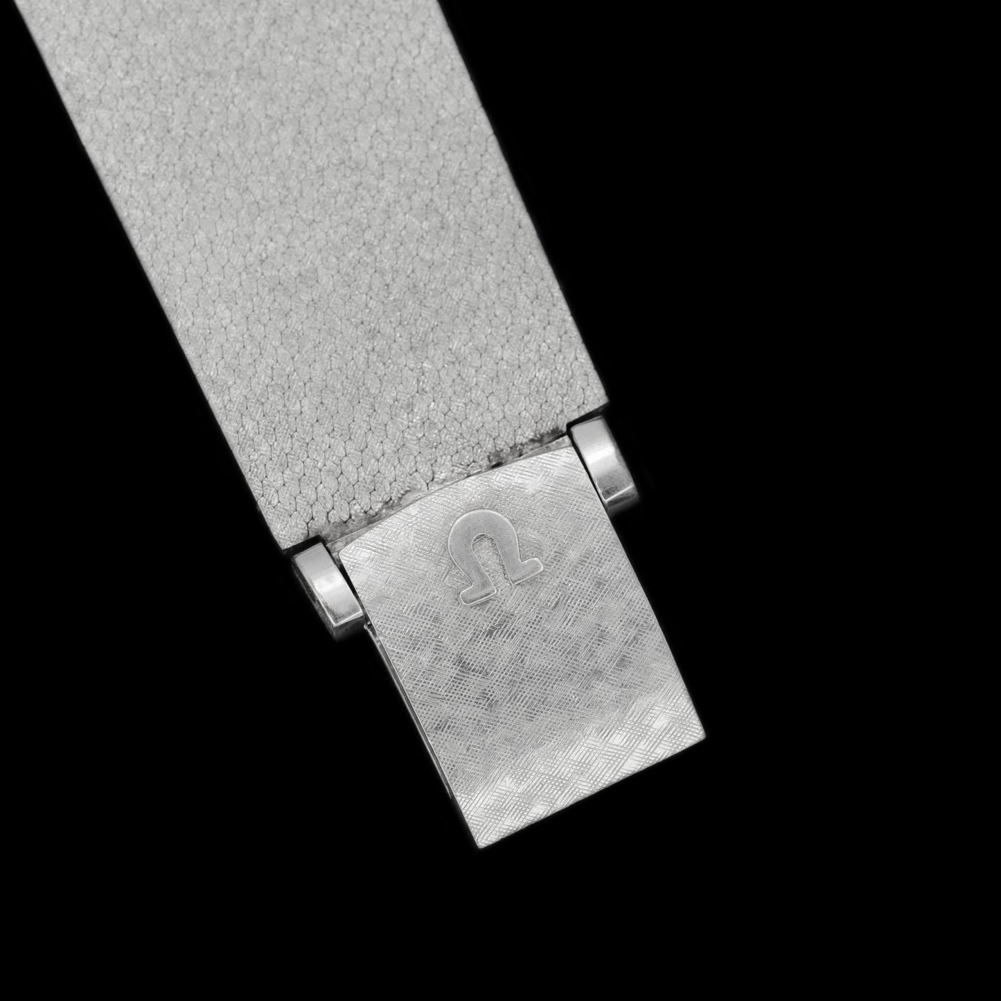 Omega "Deco Shadow" ref.D6751 14k white gold from 1969